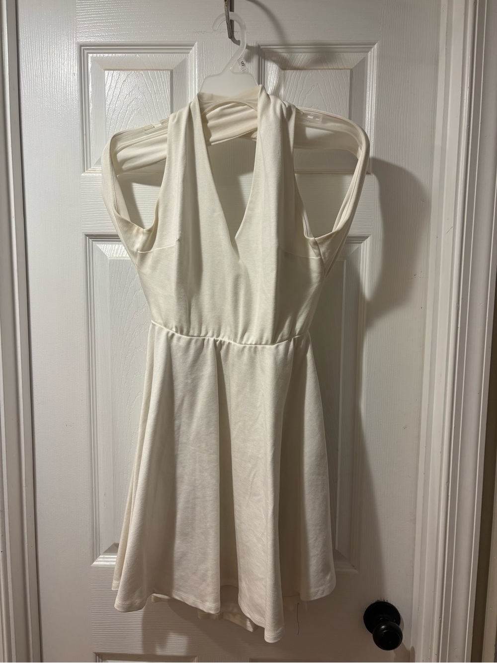 White Sleeveless V-Neck Cross Back Dress